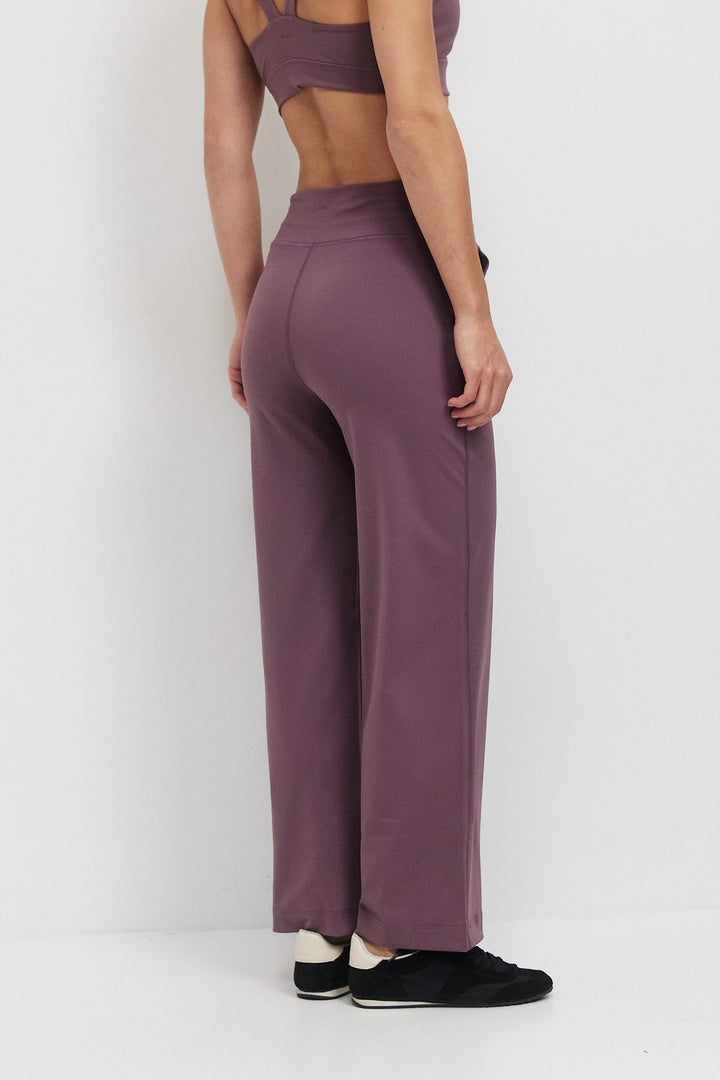 מכנסי CORE כיסים סגולים